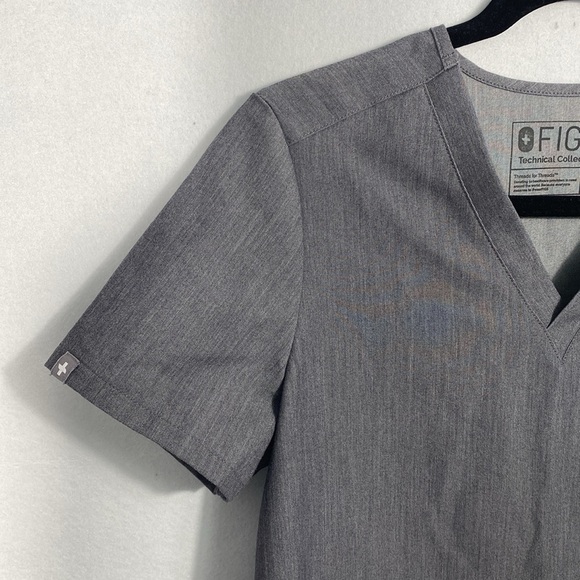 Figs Catarina One Pocket Charcoal V-Neck Tee size XS - Picture 6 of 11